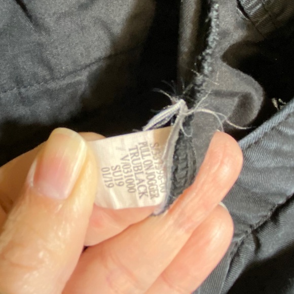 GAP Maternity Drawstring Joggers - Picture 5 of 5